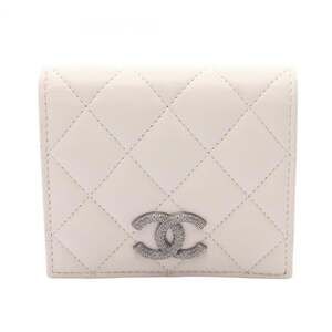 CHANEL White Leather Wallet